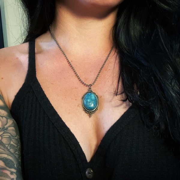 Deep Blue Stone Pendant Necklace