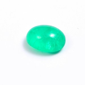 Natural Emerald oval cabochon  7.10×9.70mm  loose Colombian Emerald cabochon 2.30 cts