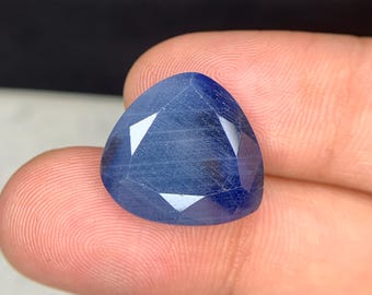 Natural Blue Sapphire 17x16 MM 13.60 Carat Trillion Shape Faceted Loose Sapphire for Jewelry Making