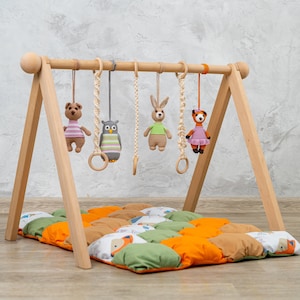 Forest baby play gym with crochet baby gym toys and baby play mat, wooden baby gym frame, baby gym toy, baby activity mat, baby activity gym