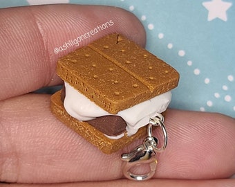 Charm S'more de arcilla polimérica hecho a mano con cierre de langosta