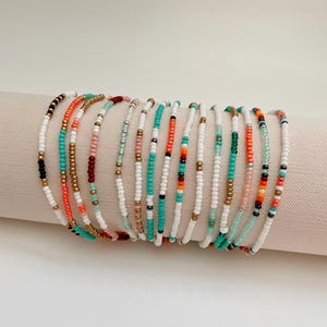 Seed Bead Stretch Bracelets Surfer Bead Bracelet Minimalist Beach Jewelry for Women Colorful Dainty Stackable Bracelet Handmade Boho Jewelry