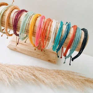 WOVEN FRIENDSHIP BRACELET - WOVEN FRIENDSHIP BRACELET -