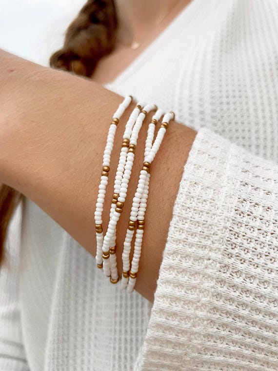 White and Gold Seed Bead Bracelet Stackable Stretchy Bracelet Minimalist Bead Bracelets Dainty Layering Beaded Boho Bracelet Set for Women