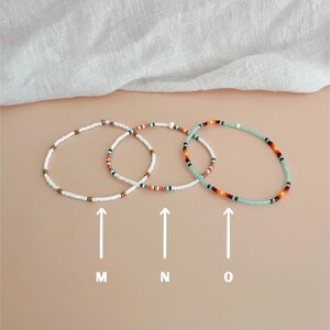 Bracelet de petites perles de rocaille pour femme Bracelet extensible délicat pour femme Bracelet de perles mélangées colorées pour superposer des bijoux Bracelet élastique en perles de plage de 2 mm image 12