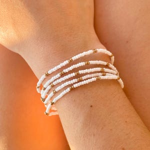 White and Gold Seed Bead Bracelet Stackable Stretchy Bracelet Minimalist Bead Bracelets Dainty Layering Beaded Boho Bracelet Set for Women image 11