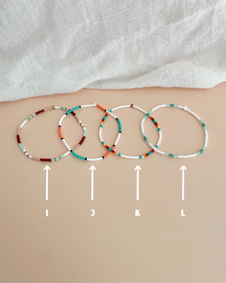 Bracelet de petites perles de rocaille pour femme Bracelet extensible délicat pour femme Bracelet de perles mélangées colorées pour superposer des bijoux Bracelet élastique en perles de plage de 2 mm image 11