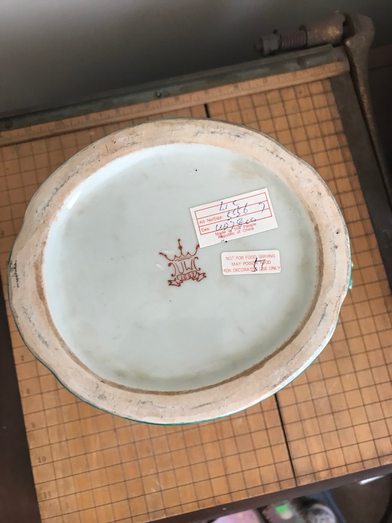 United Wilson Fine Chinese Porcelain Planter