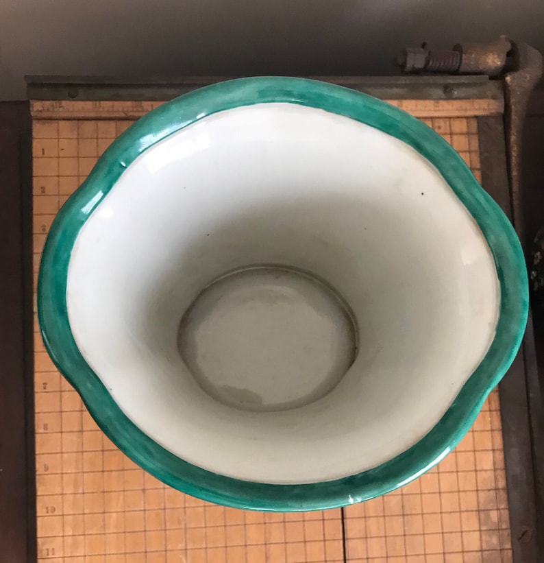 United Wilson Fine Chinese Porcelain Planter