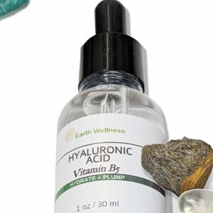Pure Hyaluronic Acid Serum, Naturally Hydrating and Firming image 3