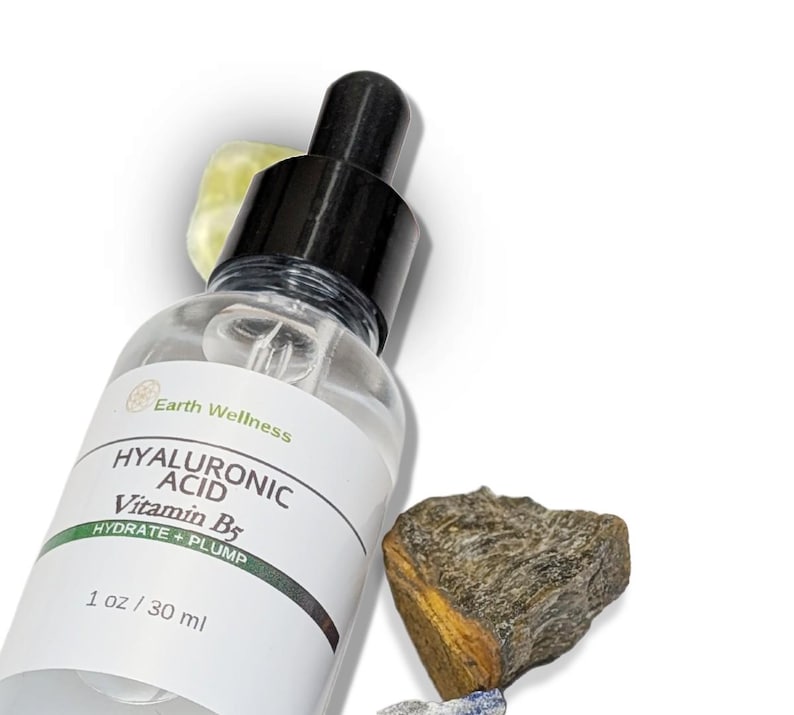 Pure Hyaluronic Acid Serum, Naturally Hydrating and Firming image 2