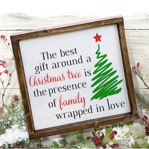 Le meilleur cadeau autour d'un sapin de Noël est la présence d'une famille enveloppée dans l'amour Fichier de coupe numérique SVG pour Cricut & Silhouette