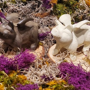 Cast Iron Small Metal Flying Pig Animal Farm Figurine Statue Home Garden Cabin Decor