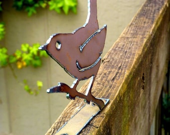 Cut Metal Rusty Wren on Branch Bird Garden Home Yard Lawn Tree Window Outdoor Art Decor