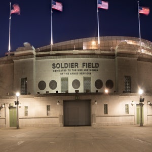 Soldier Field Chicago Bears Fotografia Stampa su metallo Immagine artistica da parete Decorazione per la casa Poster Punto di riferimento Camera da letto Soggiorno