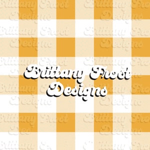 Puede incluir: Un patrón de cuadros vichy amarillo y blanco con el texto "Brittany Frost Designs" en letras blancas cursivas.