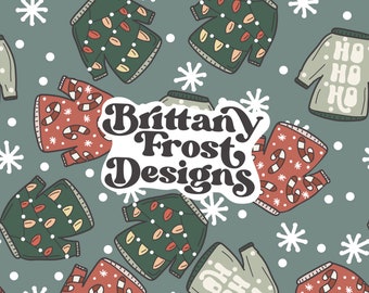 Puede incluir: Un patrón sin costuras que presenta varios diseños de suéteres navideños sobre un fondo azul verdoso. Los suéteres presentan bastones de caramelo, luces y la frase "Ho Ho Ho". El texto "Brittany Frost Designs" está en el centro del patrón.