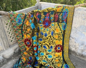 Vintage Hand Embroidered Suzani Kantha Quilt Handmade Quilt Beautiful Floral Suzani Bedspread Colourful Suzani Quilts