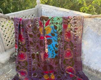 Reine Baumwolle Suzani Vintage Kantha Quilt Bestickte Guddari mit Suzani Quilt Boho Decke Mehrfarbige Suzani Bettdecke