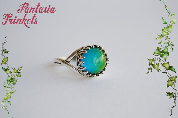 Mood Ring Round Color Changing Stone on Antique Silver Crown Edged