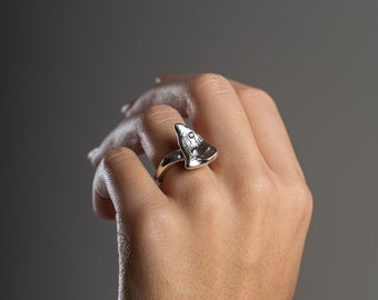 Abstract organic ring molten ring