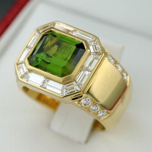 Ring green tourmaline brilliant diamonds 6.08 carat t 750-yellow gold solid 16 grams geometric style