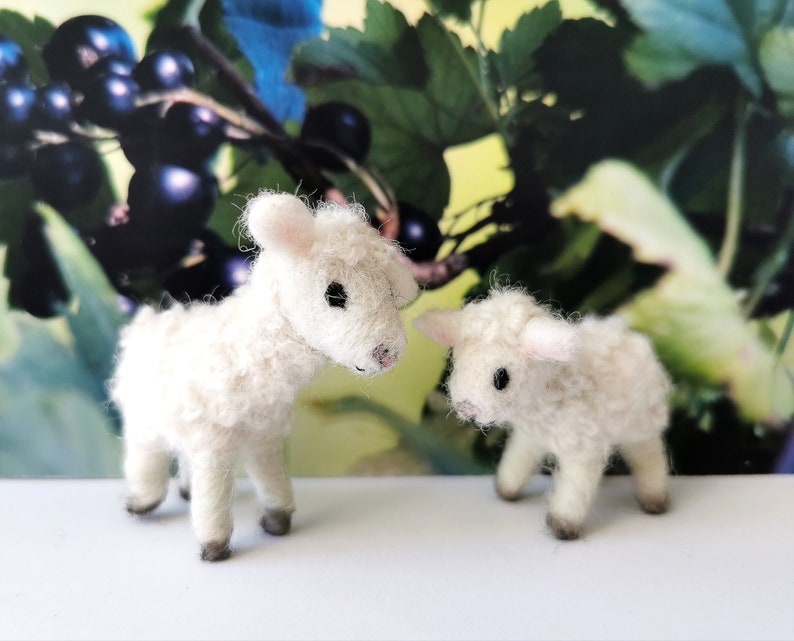 Lamb Sheep skulpture, Easter table decoration, Beautiful natural wool home decor, Unique table decor figurine, Needle Felted Art image 2