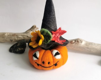 Calabaza de fieltro de lana hecha a mano: accesorio para Halloween y Acción de Gracias