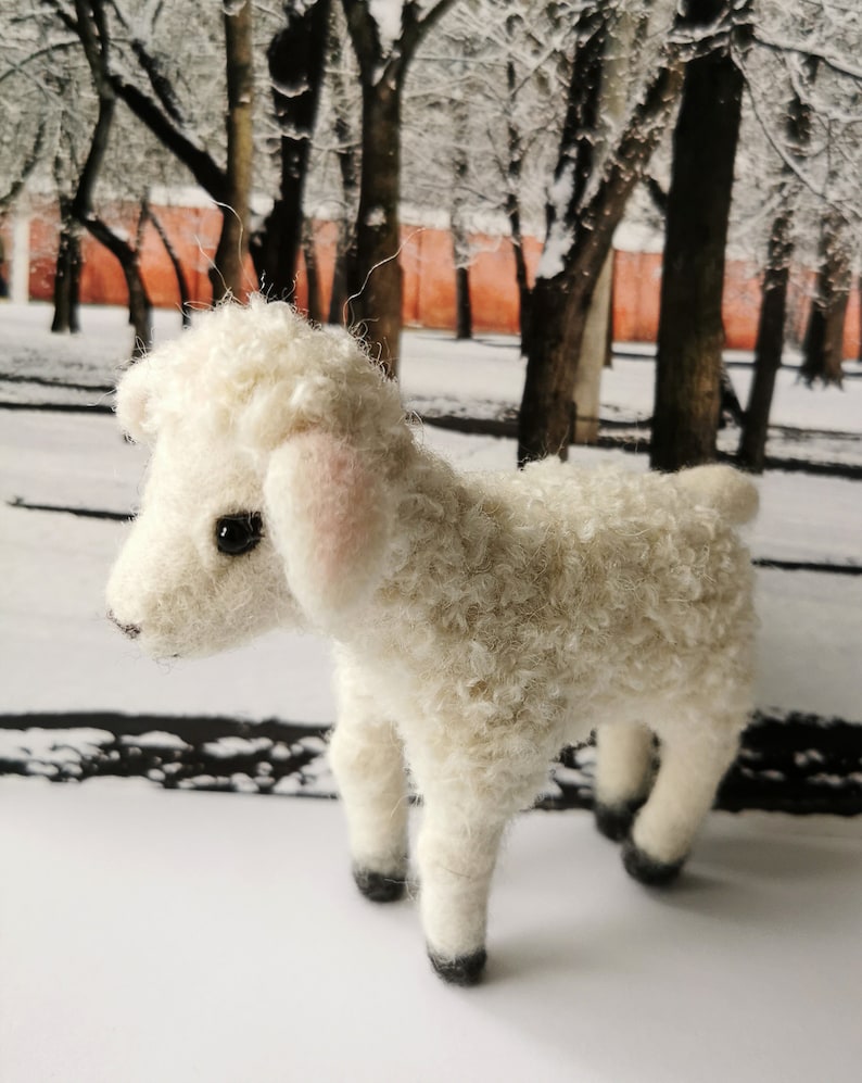 Lamb Sheep skulpture, Easter table decoration, Beautiful natural wool home decor, Unique table decor figurine, Needle Felted Art image 7