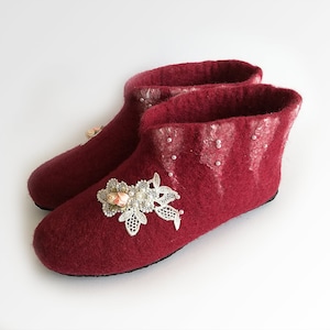 Elegant Women house slippers, Felted slippers, Warm red pink boots, Mothers day gift, Natural winter clogs Size: US 9