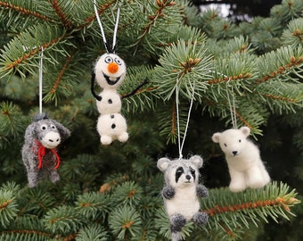 ニードルフェルトのクリスマスオーナメント：ウールの動物のぬいぐるみ