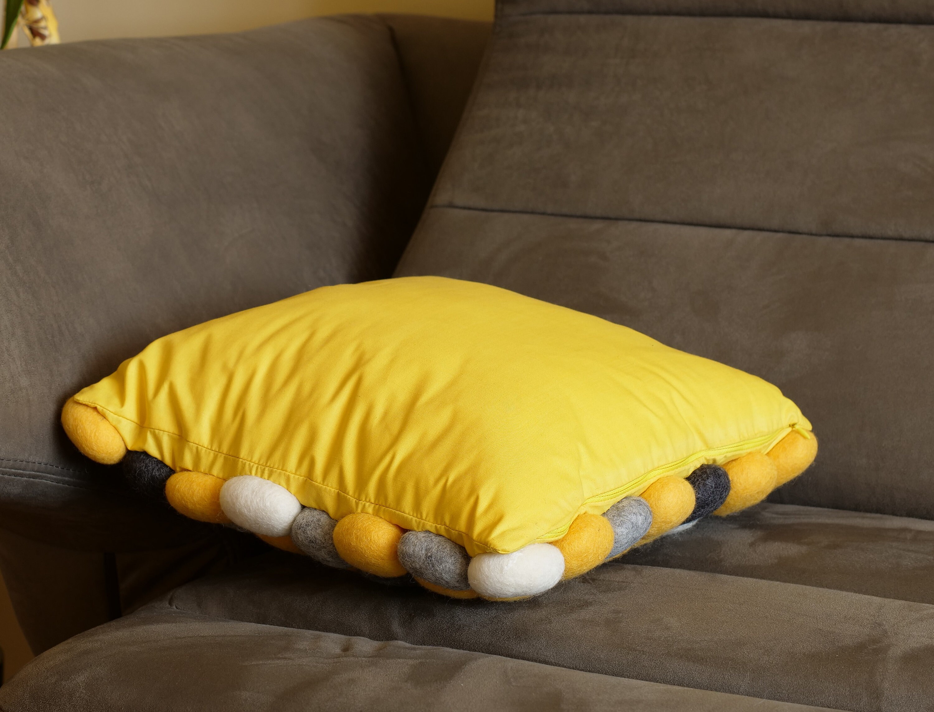 Gelbes graues Dekokissen Kieselstein Kissenbezug Filzsteine | Etsy