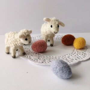 Lamb Sheep skulpture, Easter table decoration, Beautiful natural wool home decor, Unique table decor figurine, Needle Felted Art image 5