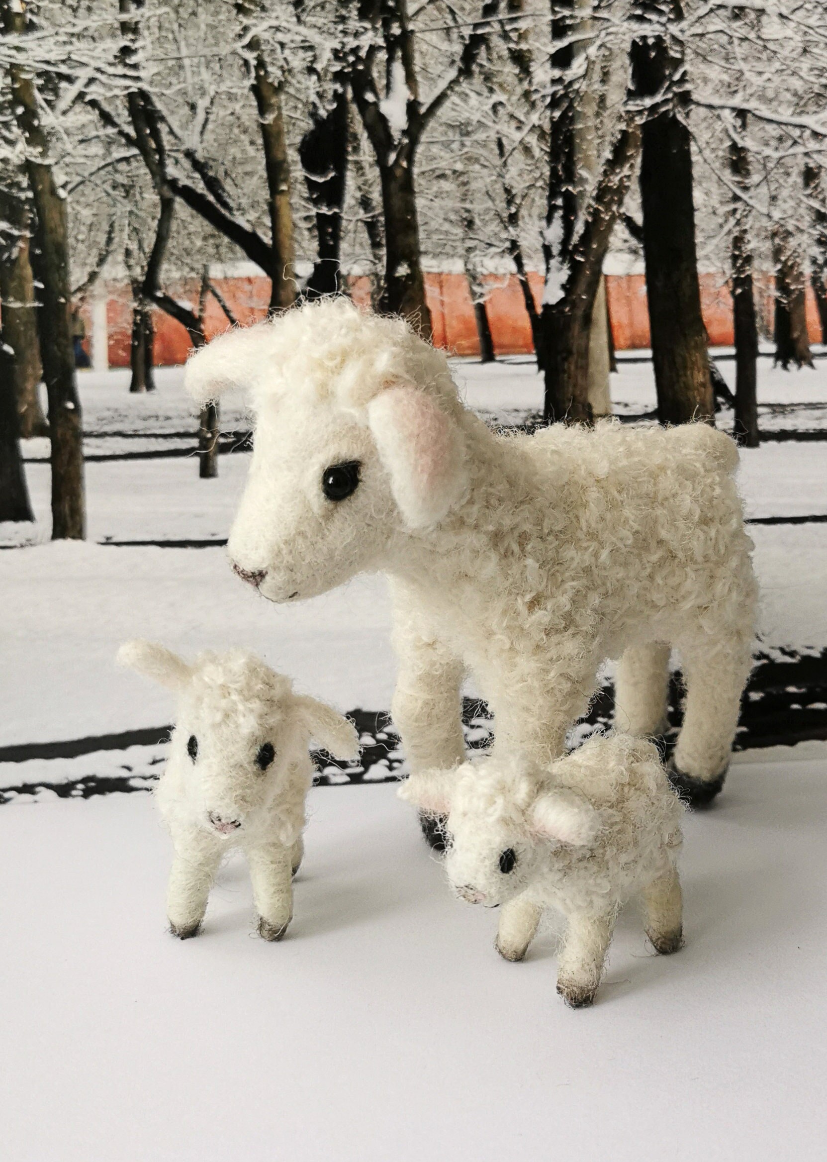 Lamb Figurine Handmade Lambs' Wool Felt Home Decor Wool Felt Sheep Mini  Table Ornament Farm Animals Decorations Birthday Gift(L,Grey)