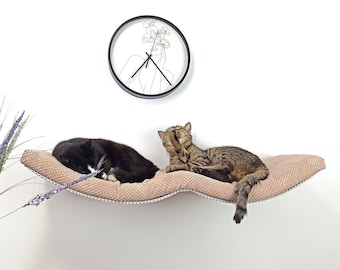 Large Cat Wall Shelf – Treat Your Kitty to a Cozy Hammock!