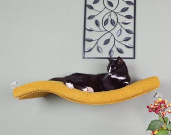 Cat's Paradise: Wall-Mounted Perch with Washable Pillow for Ultimate Comfort