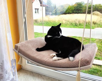 Rustik kattbädd: Väggmonterad flytande säng med mysig kudde - En snygg sovplats för din kattvän