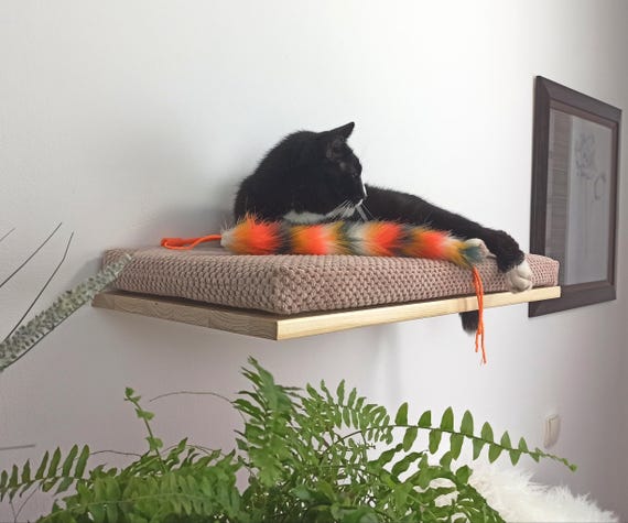 Space-Saving Cat Shelf: Modern Floating Bed with Easily Washable Cushion, Stylish Decor