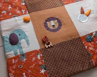 Oeko tex sensory play mat for baby with mirror and sound effects, savannah animal theme, jungle, safari, lion, elephant, play mat