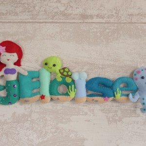 guirnalda decorativa de fieltro con nombre CON personaje para habitación de bebé y niño, tema de sirena, pez, móvil de fieltro