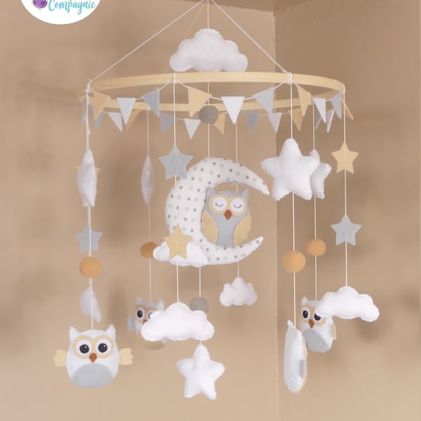 Grand mobile en feutrine hiboux,nuages,étoiles pour chambre de bébé ou d'enfant à suspendre. Décoration de chambre bébé,mobile,feutrine