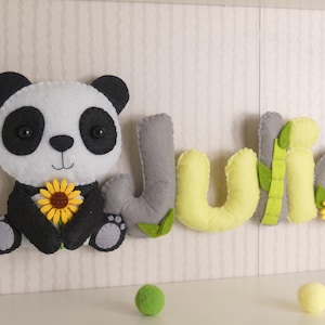 Guirnalda de nombre de fieltro CON personaje para habitación de bebé y niño, tema panda, móvil de fieltro
