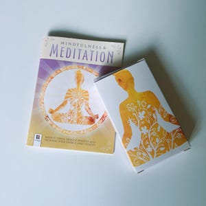 Mindfulness- en meditatiekit 48 bevestigingskaarten + boek van 48 pagina's met 18 meditaties