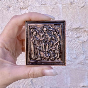 Small bronze icon vintage with magnet