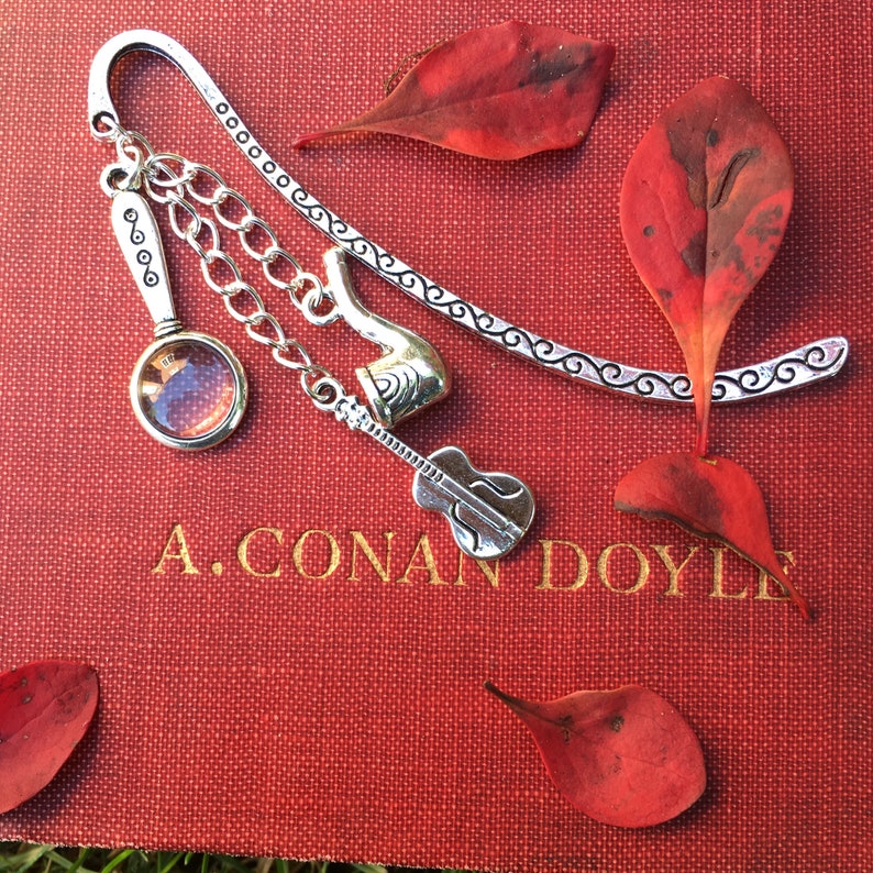 Sherlock Holmes Bookmark © LiteraryAllusions | etsy.com