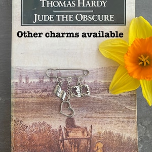 Thomas Hardy 38 mm  kilt pin brooch - other charms available