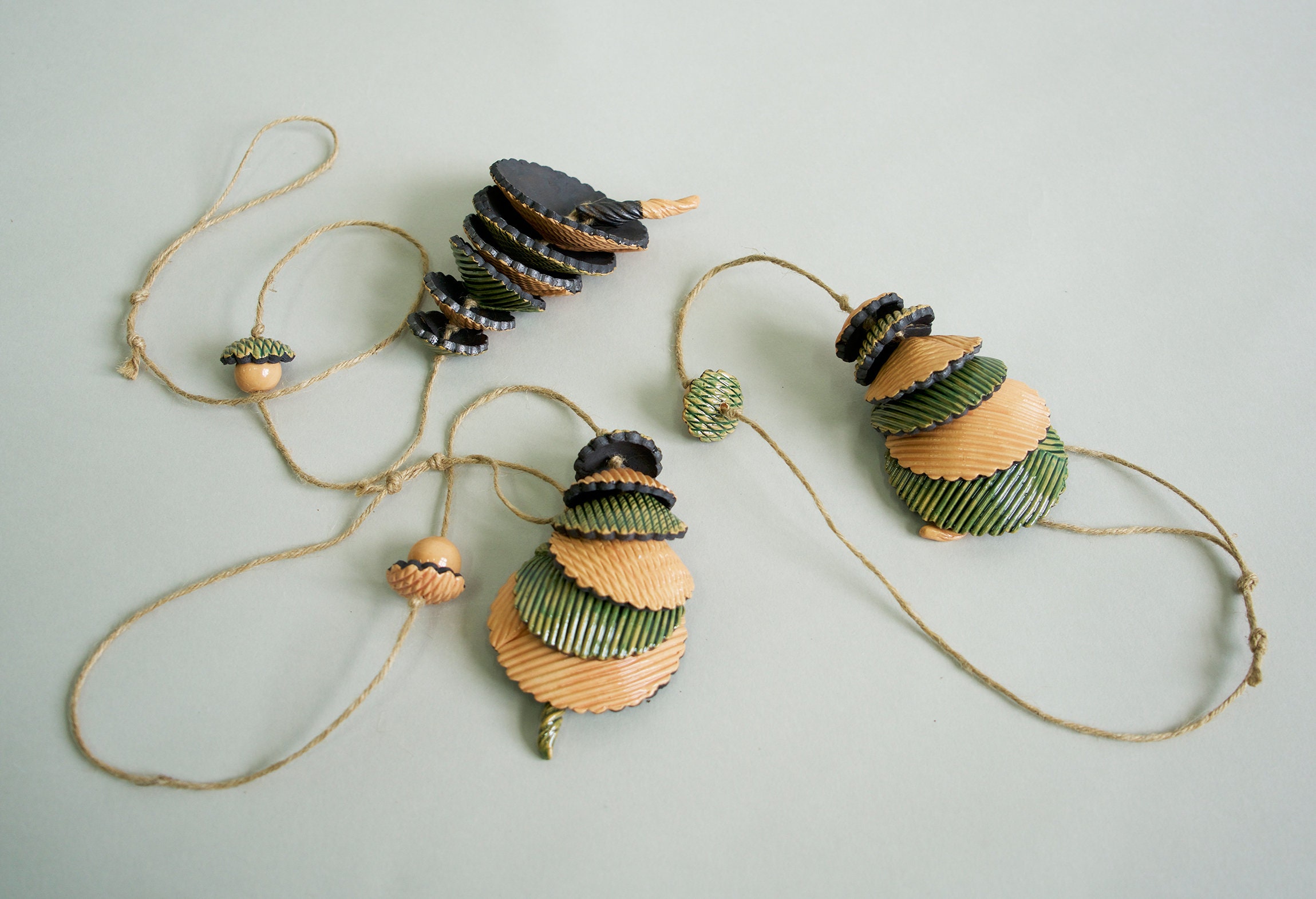 Windspiel aus Keramik dreifarbig glasiert in Flaschengrün Etsy.de