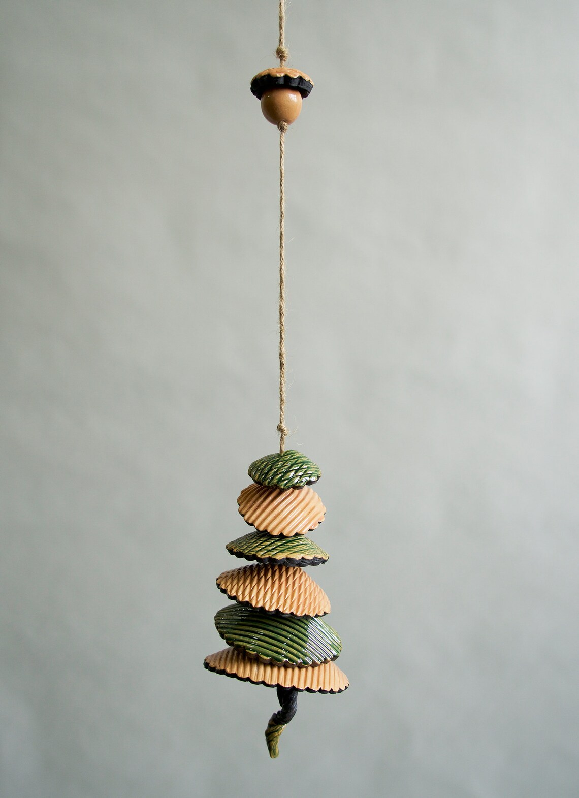 Windspiel aus Keramik dreifarbig glasiert in Flaschengrün Etsy