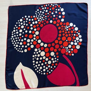 Summer! Silk scarf with abstract flower. Good vintage