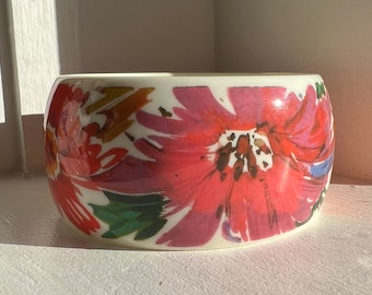 Vintage Flower Lucite Bangle